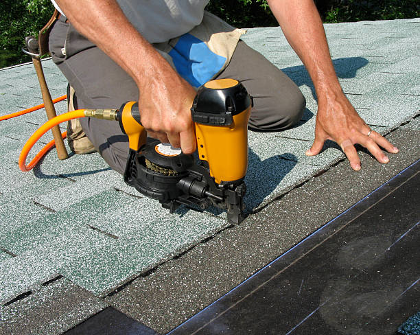 Best Roof Gutter Cleaning  in Valdese, NC